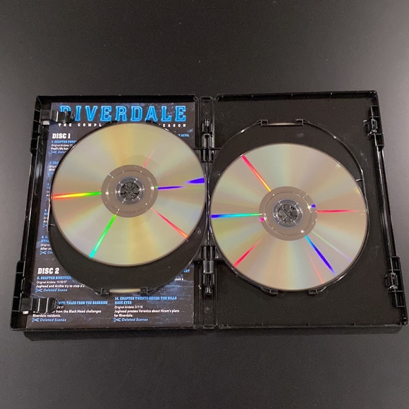 Riverdale - The Complete Second Season - Picture 6 of 7